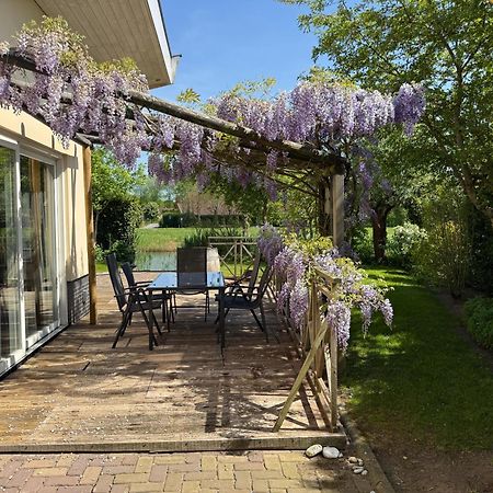Spacious Comfort Villa Vera With Hottub Zeewolde Extérieur photo