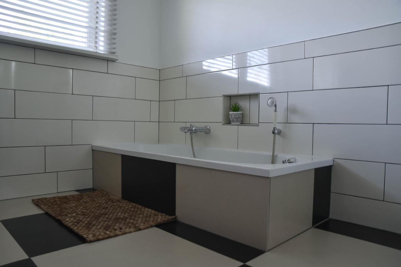 Spacious Comfort Villa Vera With Hottub Zeewolde Extérieur photo