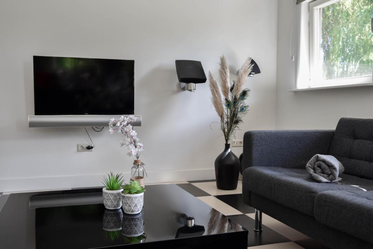 Spacious Comfort Villa Vera With Hottub Zeewolde Extérieur photo