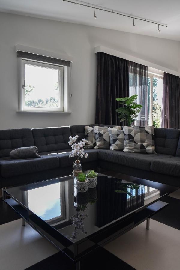 Spacious Comfort Villa Vera With Hottub Zeewolde Extérieur photo