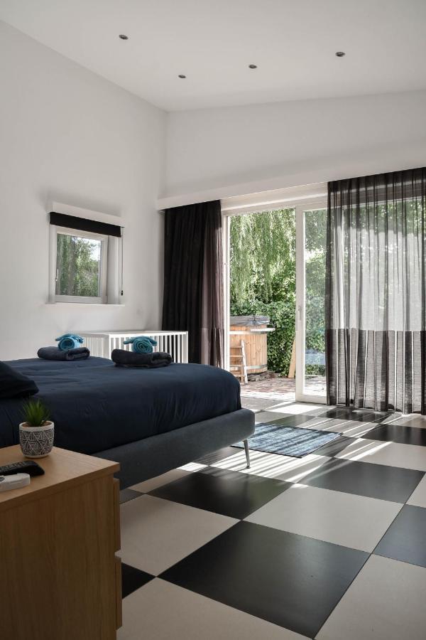 Spacious Comfort Villa Vera With Hottub Zeewolde Extérieur photo