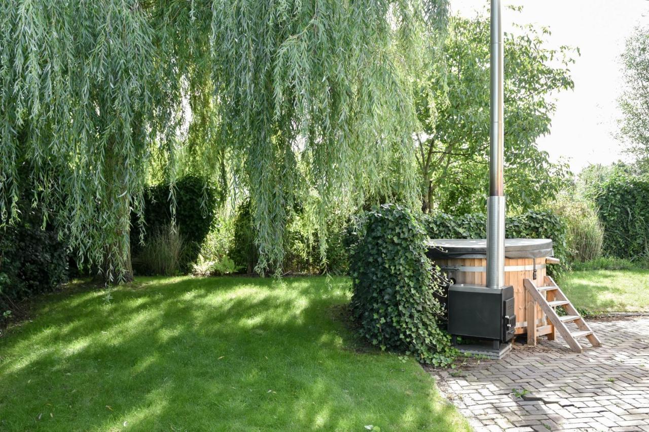 Spacious Comfort Villa Vera With Hottub Zeewolde Extérieur photo