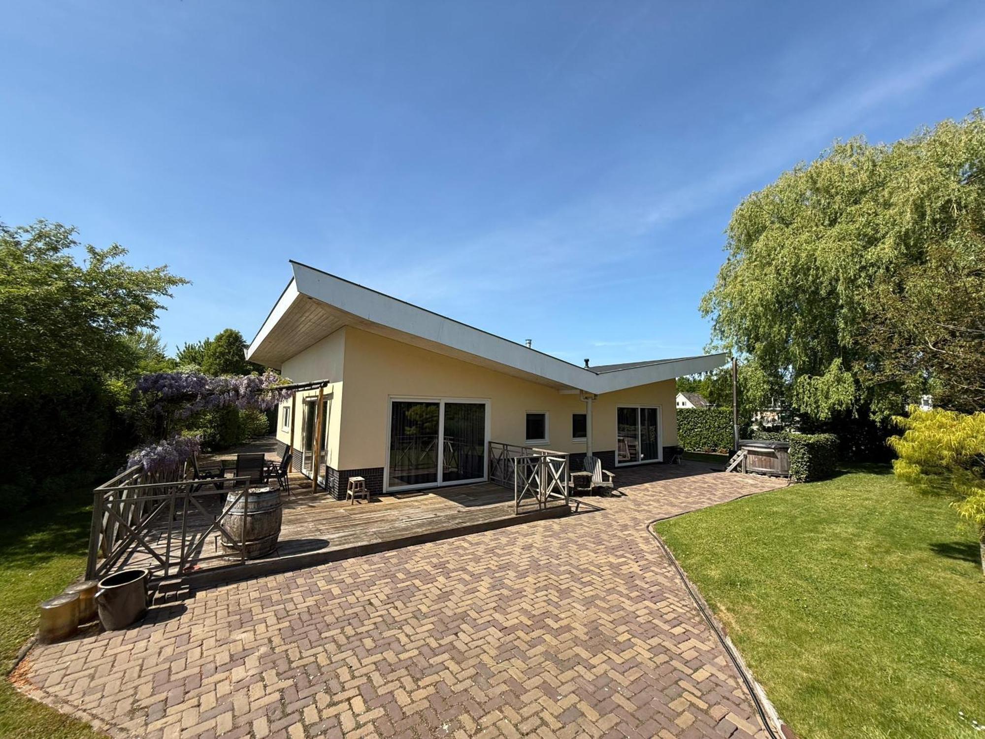 Spacious Comfort Villa Vera With Hottub Zeewolde Extérieur photo
